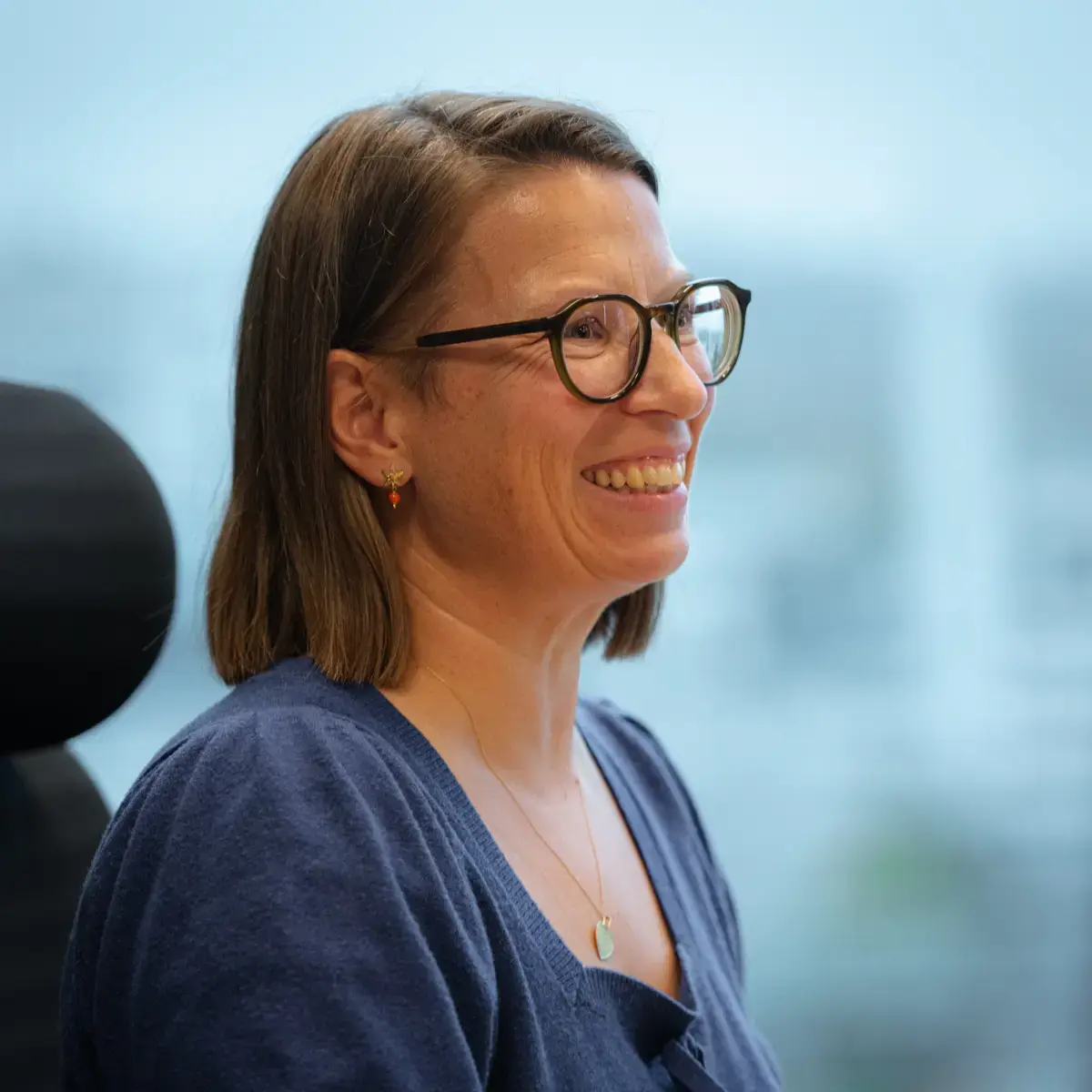 women-with-glasses-1200x1200-01